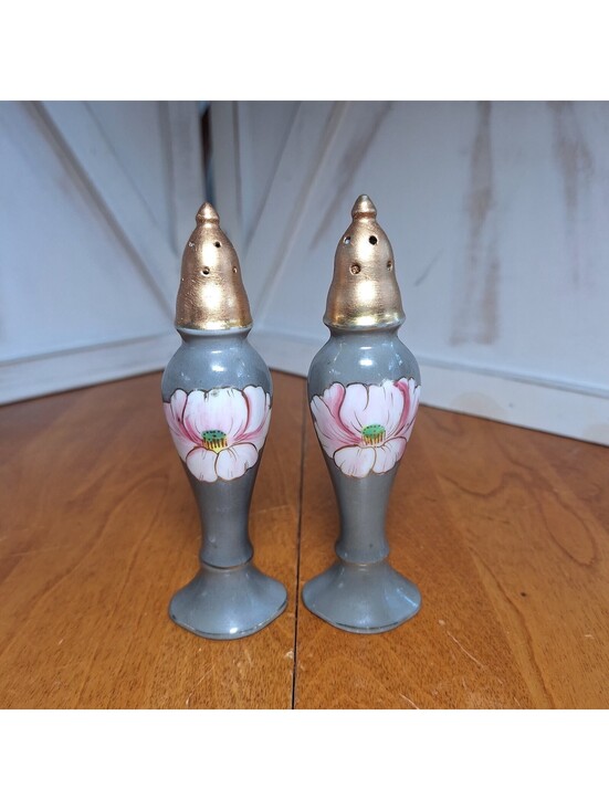 Other - VTG Gray Ceramic Salt/Pepper Shakers Floral Goldtone Tops Cork Stoppers Japan